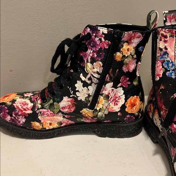 Floral Lace-Up combat boots - Picture 4 of 5